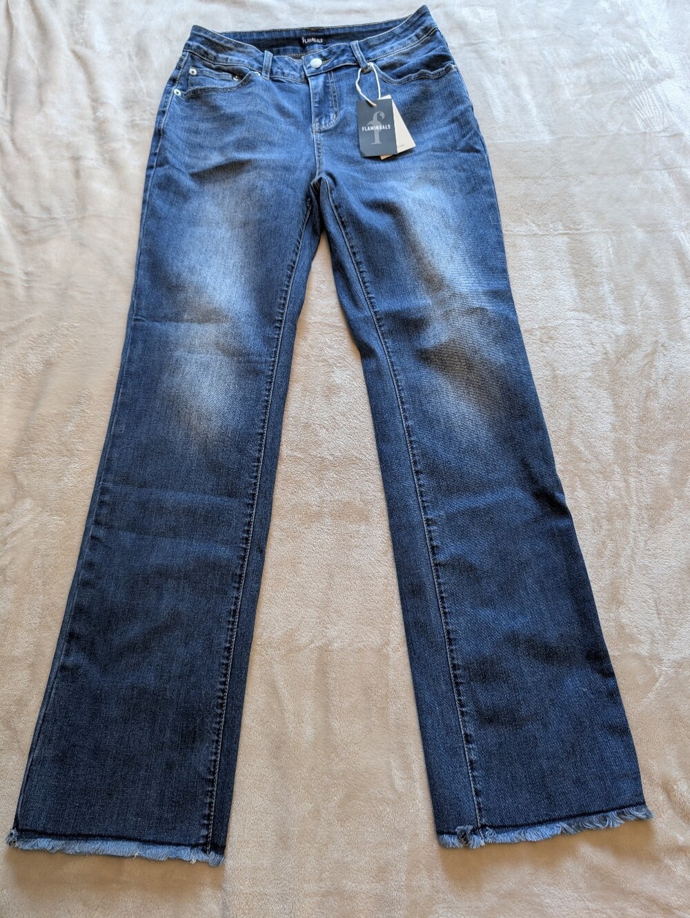 Flamingals Mid-rise Raw Hem V Design Bootcut Jeans NWT Size Medium - Picture 6 of 10